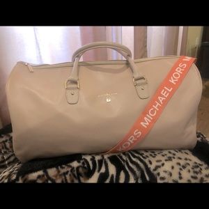 Michael kors tan weekender duffle bag